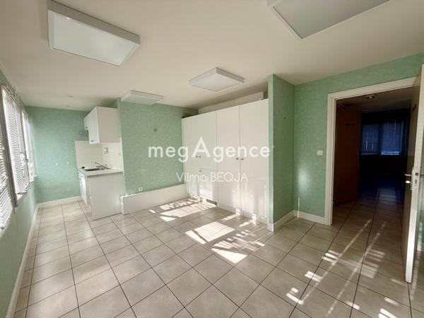 Local Commercial à SENS, 89100 - 4 pièces 169m²