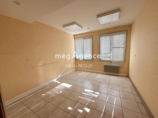 Local Commercial à SENS, 89100 - 4 pièces 169m²