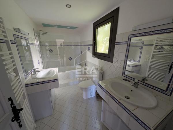 Maison à vendre à Montpon-Ménestérol 6 pièces 161 m2