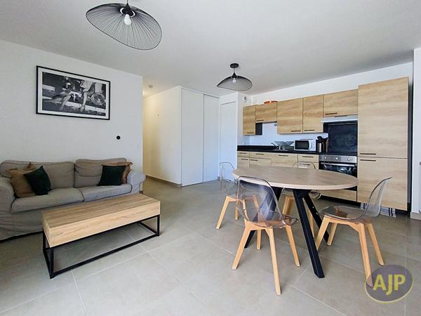 Appartement à vendre Bordeaux - 3 pièces, 67m² avec 2 chambre(s) à 350 000€ - AJP Immobilier Bordeaux Chartrons