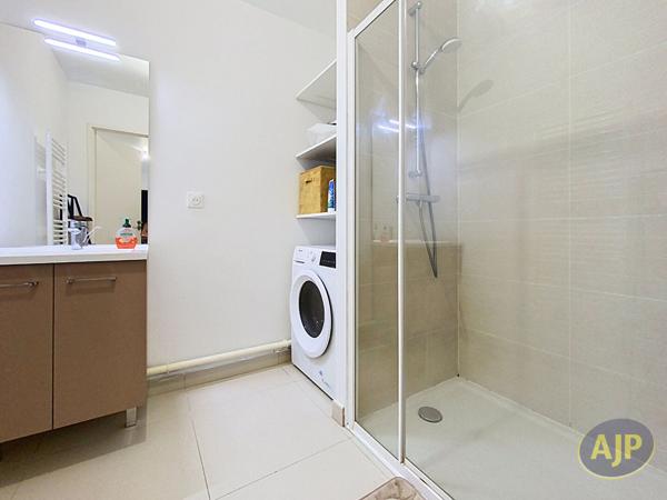 Appartement à vendre Bordeaux - 3 pièces, 67m² avec 2 chambre(s) à 350 000€ - AJP Immobilier Bordeaux Chartrons
