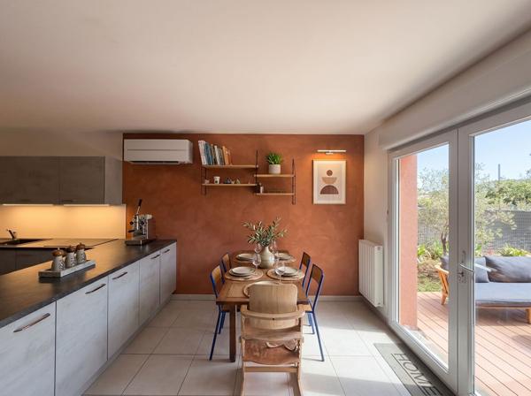 Maison Gardanne 5 pièces - 4 chambres -  92 m2 - jardin privatif - garage - 2 places de stationnement privatives - résidence sécurisée