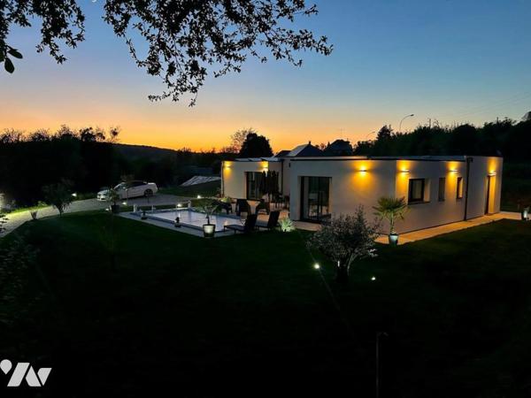 ENTRE ORBEC ET LISIEUX RARE A LA VENTE PROPRIETE D'EXCEPTION AUX PRESTATIONS DE QUALITES  PISCINE