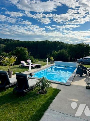 ENTRE ORBEC ET LISIEUX RARE A LA VENTE PROPRIETE D'EXCEPTION AUX PRESTATIONS DE QUALITES  PISCINE