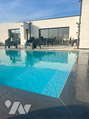 ENTRE ORBEC ET LISIEUX RARE A LA VENTE PROPRIETE D'EXCEPTION AUX PRESTATIONS DE QUALITES  PISCINE