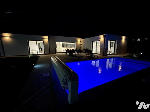 ENTRE ORBEC ET LISIEUX RARE A LA VENTE PROPRIETE D'EXCEPTION AUX PRESTATIONS DE QUALITES  PISCINE