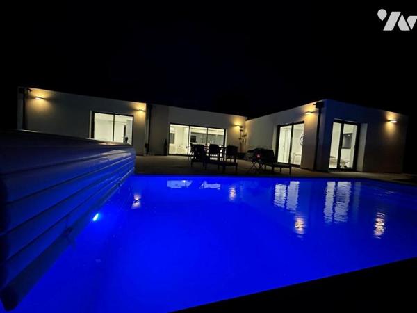 ENTRE ORBEC ET LISIEUX RARE A LA VENTE PROPRIETE D'EXCEPTION AUX PRESTATIONS DE QUALITES  PISCINE