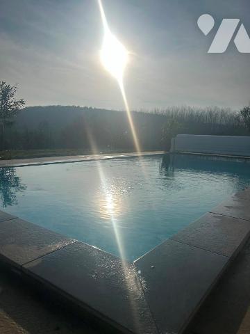 ENTRE ORBEC ET LISIEUX RARE A LA VENTE PROPRIETE D'EXCEPTION AUX PRESTATIONS DE QUALITES  PISCINE