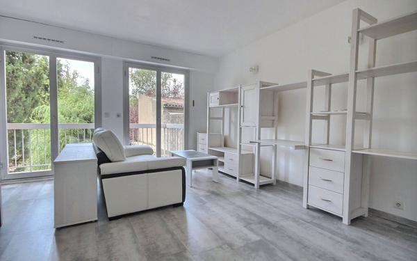 Appartement à louer    1 pièce •  Meudon