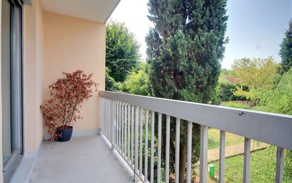 Appartement à louer    1 pièce •  Meudon