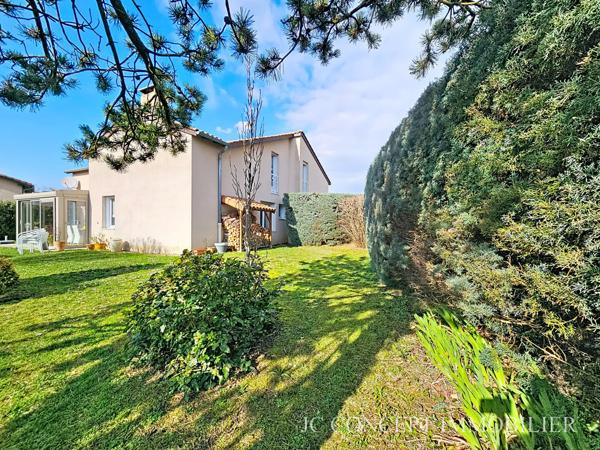 Maison d'architecte au calme 165 m² + garage 38 m² 398 000 €