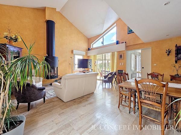 Maison d'architecte au calme 165 m² + garage 38 m² 398 000 €