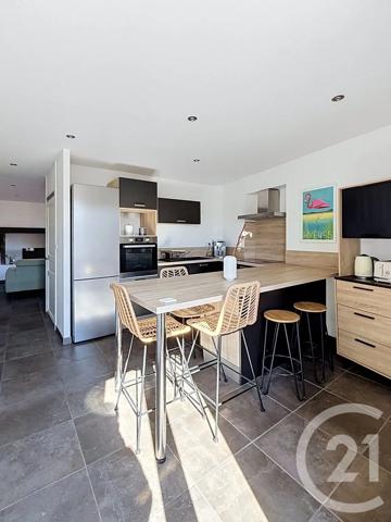 Appartement F3 à vendre  3 pièces - 79,79 m 2   CEYRAT  - 63