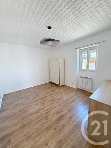 Appartement F3 à vendre  3 pièces - 79,79 m 2   CEYRAT  - 63