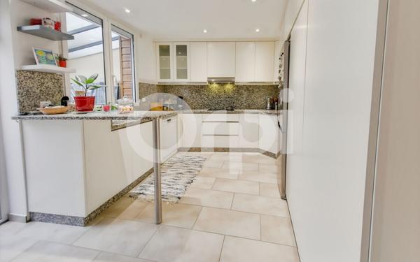 Maison à vendre    8 pièces •  Dammartin-en-Goële