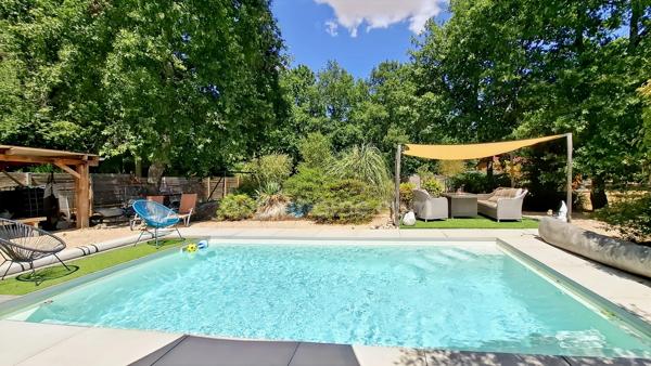 Maison de plain-pied 6 pièces + garage avec piscine à vendre à Charmeil, proche Vichy – 142 m² hab - (03)