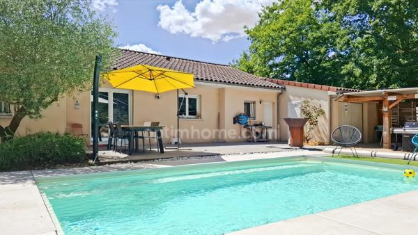 Maison de plain-pied 6 pièces + garage avec piscine à vendre à Charmeil, proche Vichy – 142 m² hab - (03)
