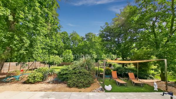 Maison de plain-pied 6 pièces + garage avec piscine à vendre à Charmeil, proche Vichy – 142 m² hab - (03)