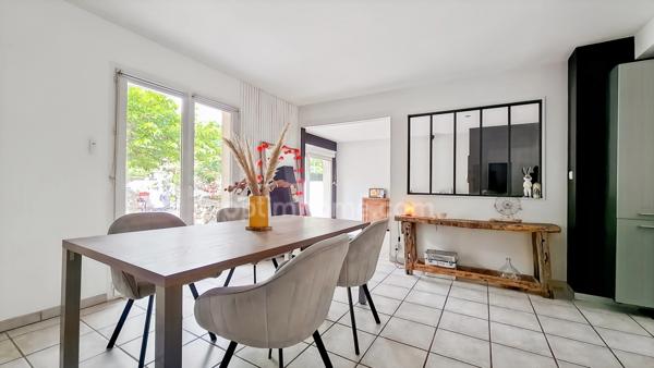 Maison de plain-pied 6 pièces + garage avec piscine à vendre à Charmeil, proche Vichy – 142 m² hab - (03)