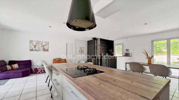 Maison de plain-pied 6 pièces + garage avec piscine à vendre à Charmeil, proche Vichy – 142 m² hab - (03)