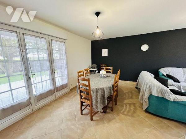 Aucun travaux à prévoir pour ce bien à quelques mètres d'une grande plage de sable fin....

C...