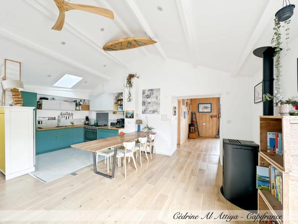 Maison à vendre à La Rochelle, 135m2 de plain-pied, avec jardin, garage et cave.