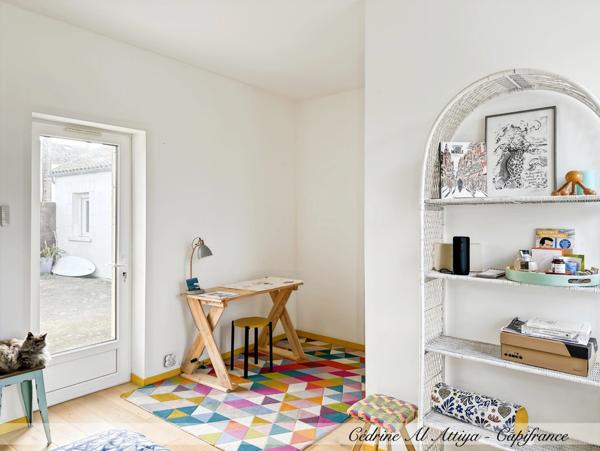 Maison à vendre à La Rochelle, 135m2 de plain-pied, avec jardin, garage et cave.