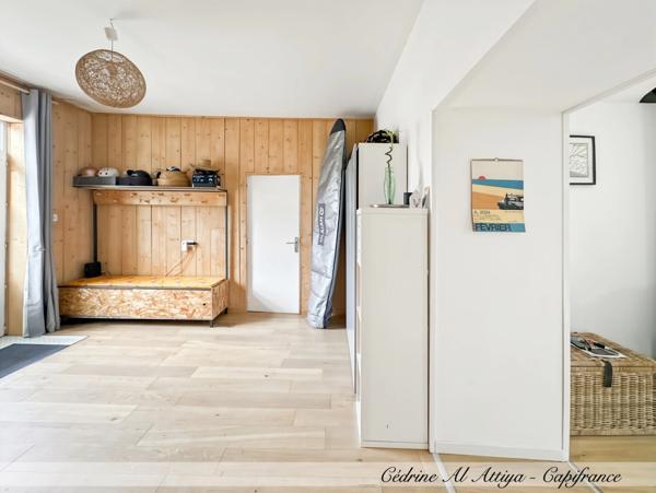 Maison à vendre à La Rochelle, 135m2 de plain-pied, avec jardin, garage et cave.