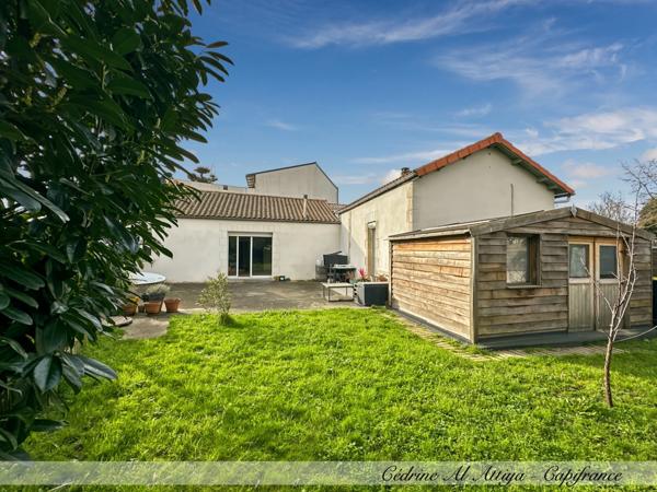 Maison à vendre à La Rochelle, 135m2 de plain-pied, avec jardin, garage et cave.