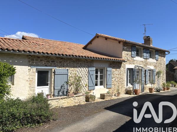 Maison à vendre 9 pièces 218 m² Valence-en-Poitou