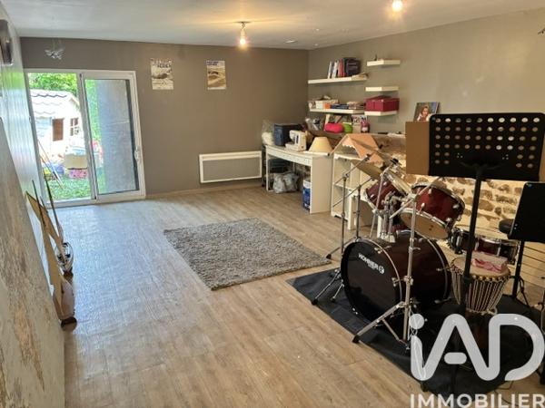 Maison à vendre 9 pièces 218 m² Valence-en-Poitou