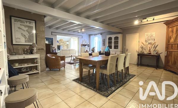 Maison à vendre 9 pièces 218 m² Valence-en-Poitou