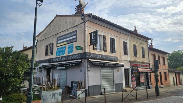 Castelmaurou, local commercial (bar-pmu) plus appartement.