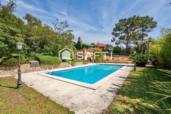 Villa T6 vue collines proche centre ville la Môle