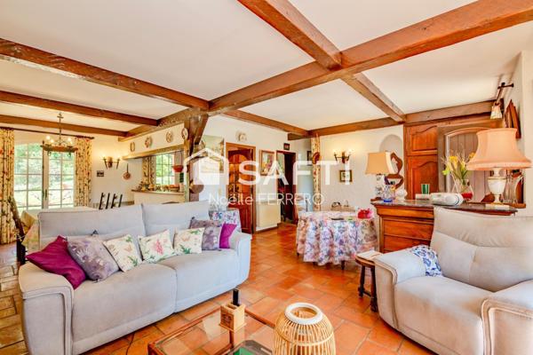 Villa T6 vue collines proche centre ville la Môle