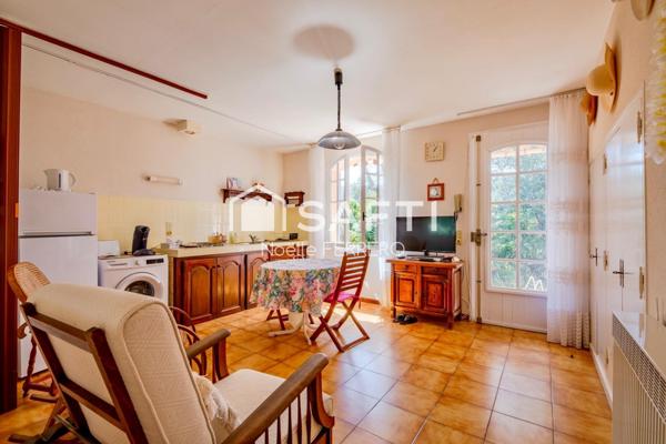 Villa T6 vue collines proche centre ville la Môle