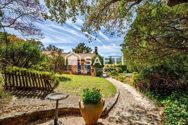 Villa T6 vue collines proche centre ville la Môle