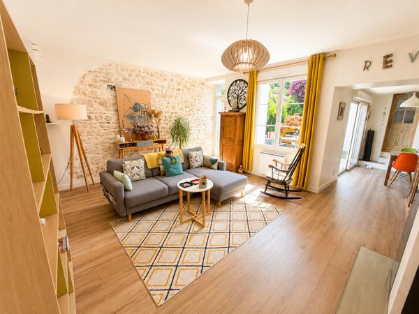 Maison
         6 pièces
        - 133 m² 361 000 € *