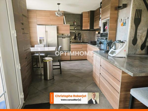 Grande maison de 10 pièces au calme et aux portes de Chalon sur un terrain de 1500m2