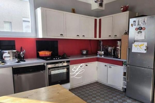 Vente - Maison 8 pièces 163 m 2 SABLE SUR SARTHE (72300)