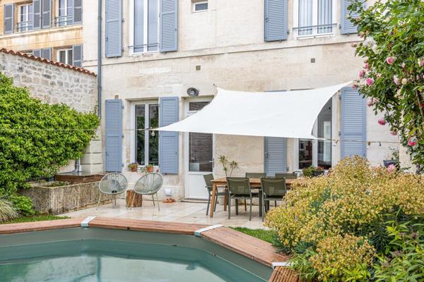 BELLE MAISON DE VILLE AVEC JARDIN ET GARAGE