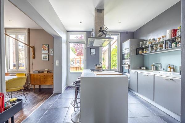 BELLE MAISON DE VILLE AVEC JARDIN ET GARAGE