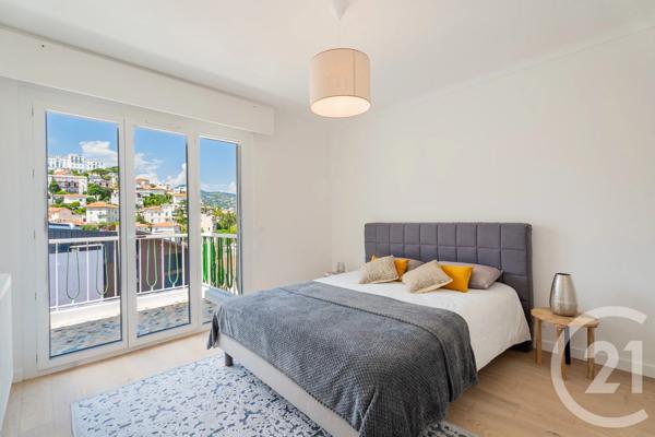 Appartement F4 à vendre  4 pièces - 77 m 2   NICE  - 06