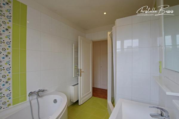 Maison familiale de plain-pied - Quartier pavillonnaire