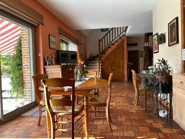 Longère 230 m², 4 pièces, 3 chambres, double garage.