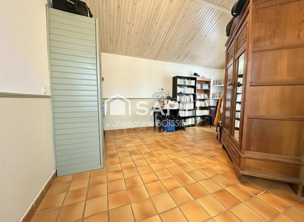 A VISITER SUR LE PONTET (84) MAGNIFIQUE MAISON DE VILLE DE 105 M² ENV. AVEC UNE COUR DE 70 M2