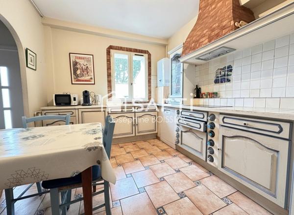 A VISITER SUR LE PONTET (84) MAGNIFIQUE MAISON DE VILLE DE 105 M² ENV. AVEC UNE COUR DE 70 M2