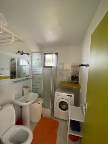 À Lamentin, maison de 83m² avec terrasse 3 chambres à louer