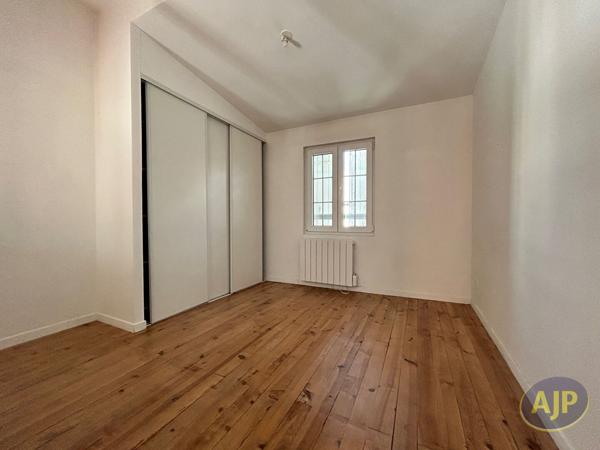 Appartement à louer Libourne : 2 pièces, 39m² avec 1 chambre(s) à 596€ - AJP Immobilier Saint Andre de Cubzac