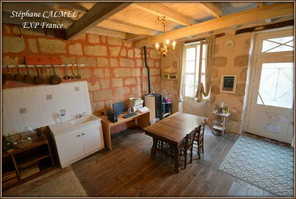 Maison de ville en pierre – 91 m² environ – Centre de Lauzun